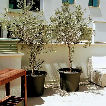 Tigne Point Guest house *